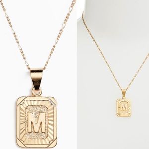 Gold Pendant necklace